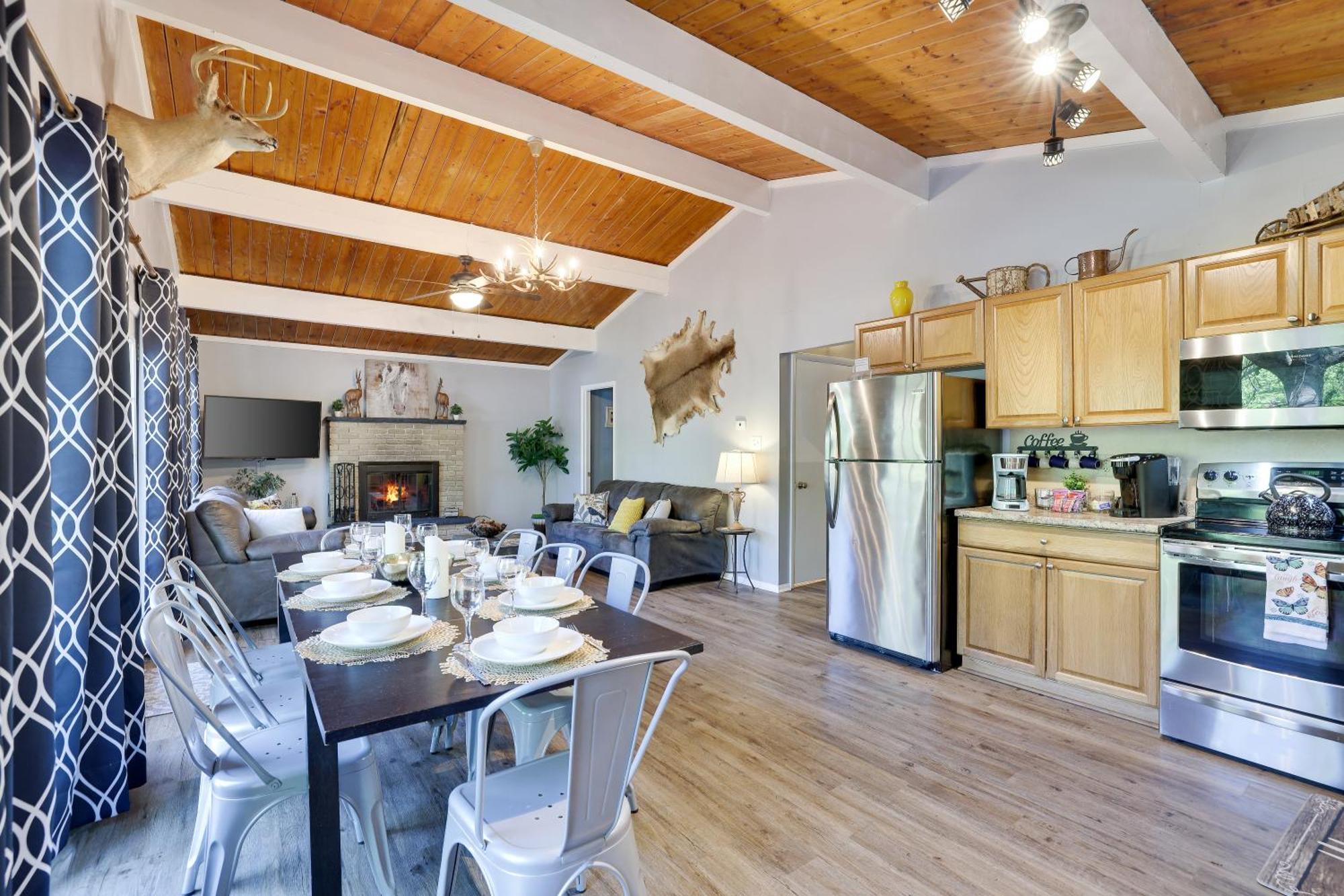 Chic And Stylish Home Hot Tub,4 Bedrooms, Game Movie Room, Firepit, Arcades, Playground On Site 2 Min Walk From Pool And Lake Tobyhanna Dış mekan fotoğraf
