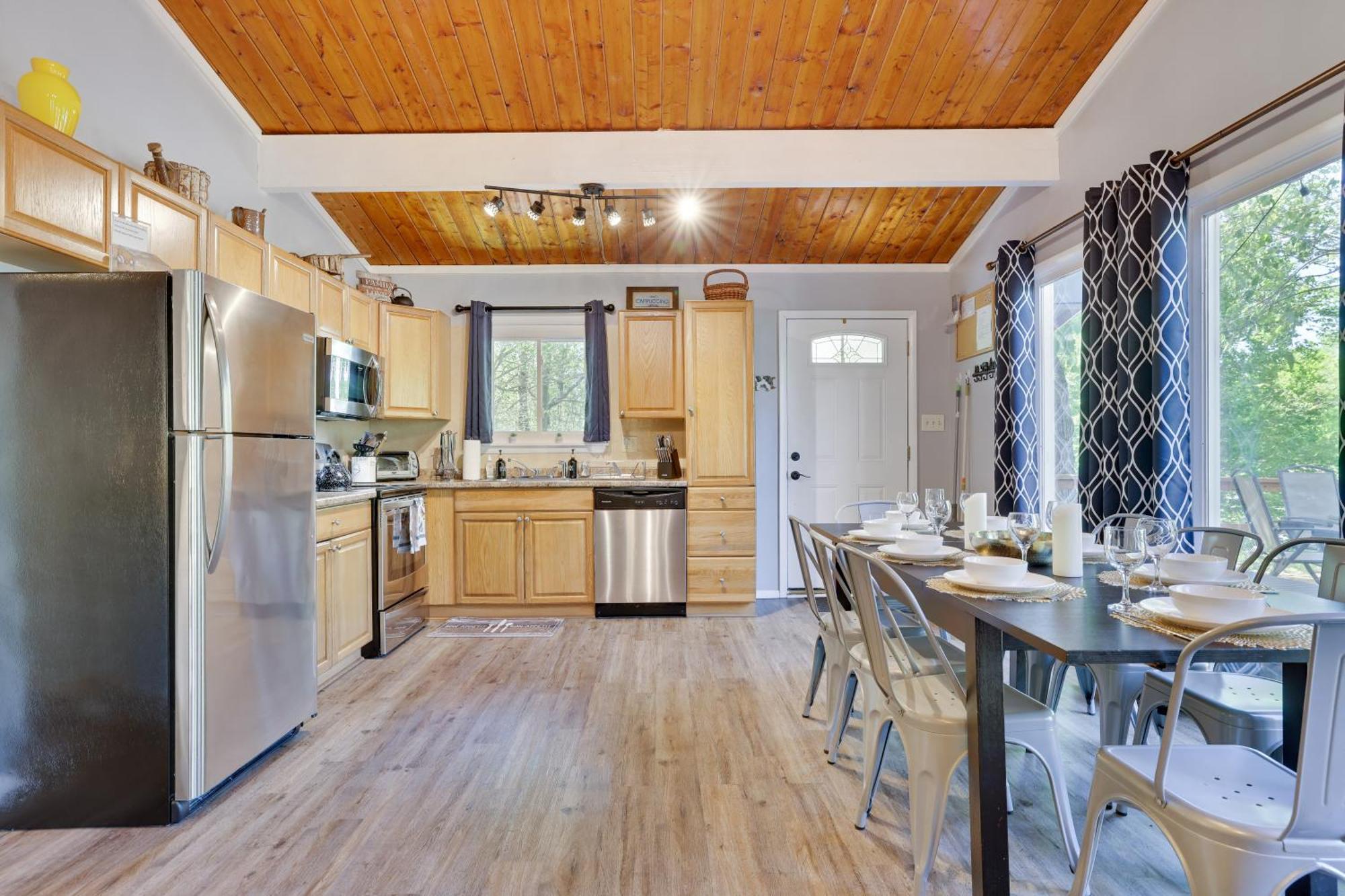 Chic And Stylish Home Hot Tub,4 Bedrooms, Game Movie Room, Firepit, Arcades, Playground On Site 2 Min Walk From Pool And Lake Tobyhanna Dış mekan fotoğraf