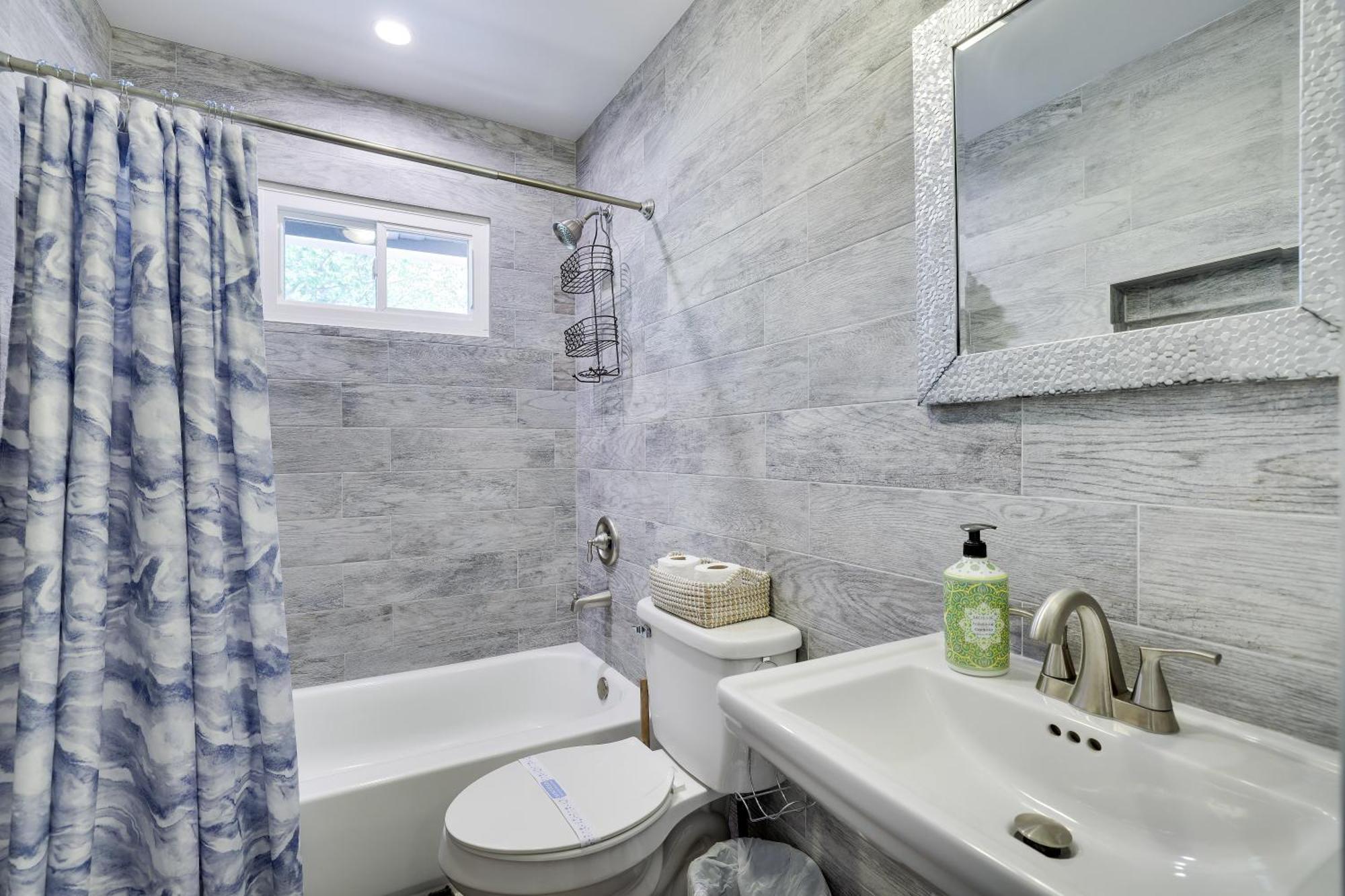 Chic And Stylish Home Hot Tub,4 Bedrooms, Game Movie Room, Firepit, Arcades, Playground On Site 2 Min Walk From Pool And Lake Tobyhanna Dış mekan fotoğraf
