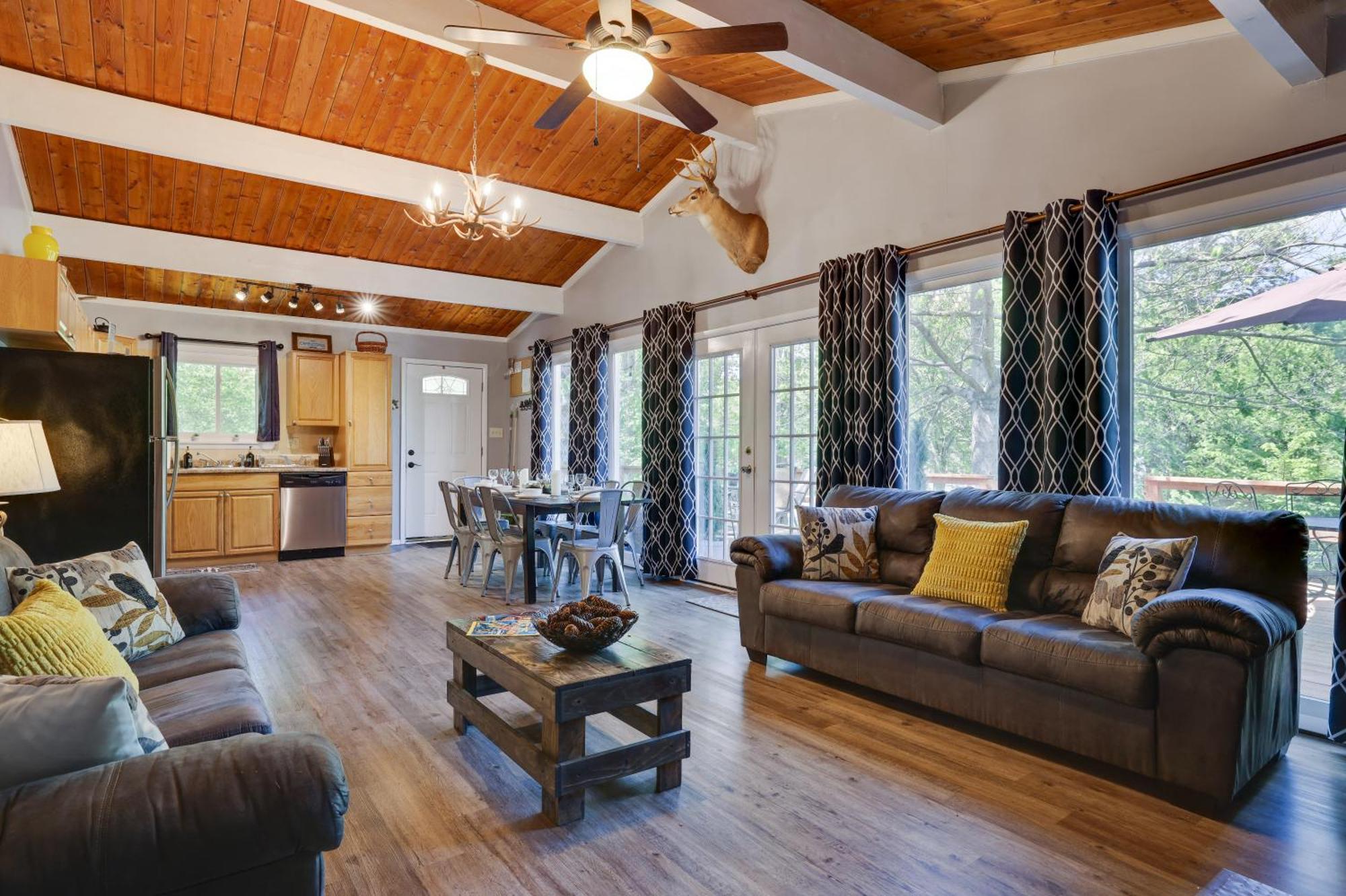 Chic And Stylish Home Hot Tub,4 Bedrooms, Game Movie Room, Firepit, Arcades, Playground On Site 2 Min Walk From Pool And Lake Tobyhanna Dış mekan fotoğraf