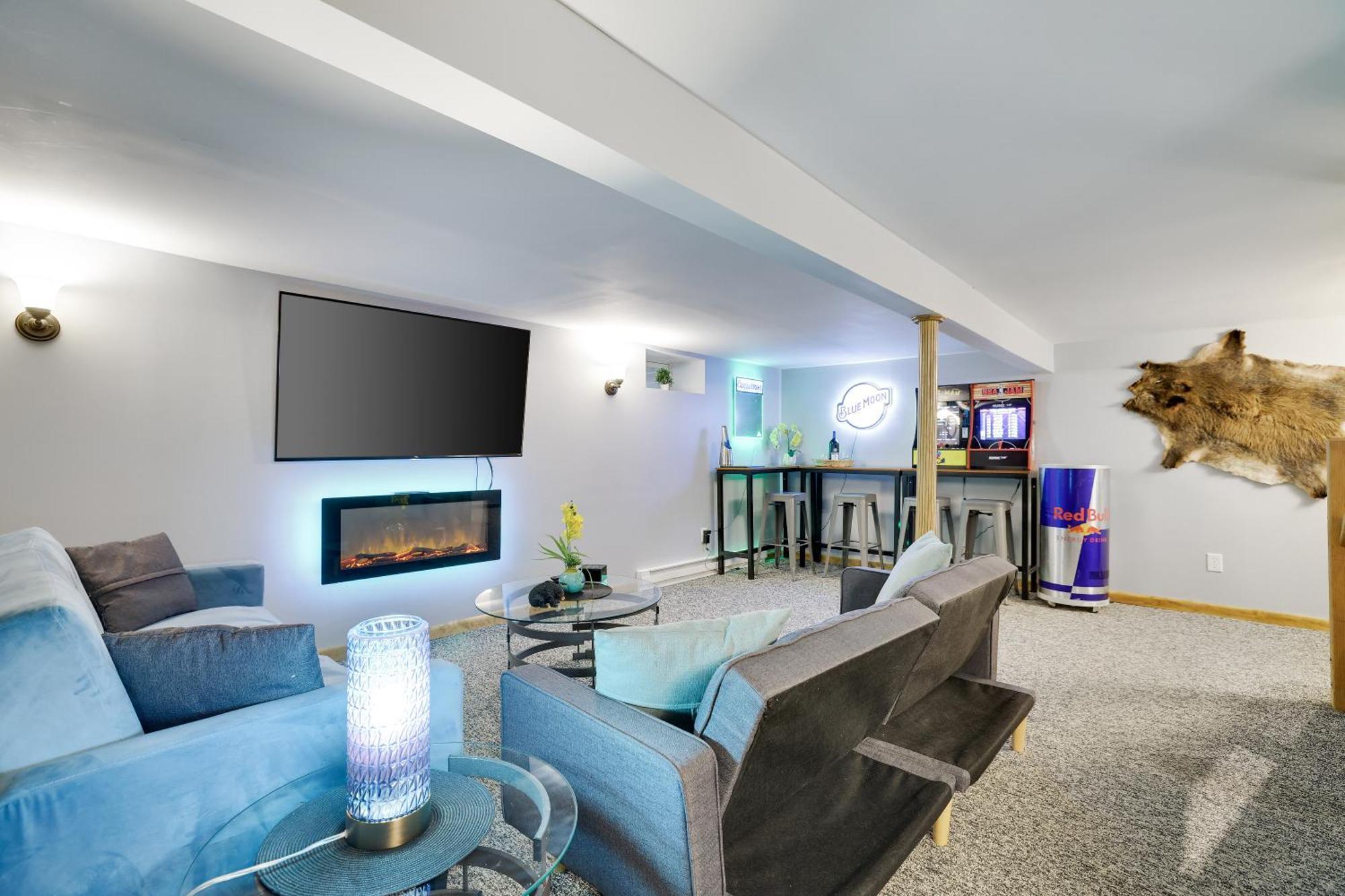 Chic And Stylish Home Hot Tub,4 Bedrooms, Game Movie Room, Firepit, Arcades, Playground On Site 2 Min Walk From Pool And Lake Tobyhanna Dış mekan fotoğraf
