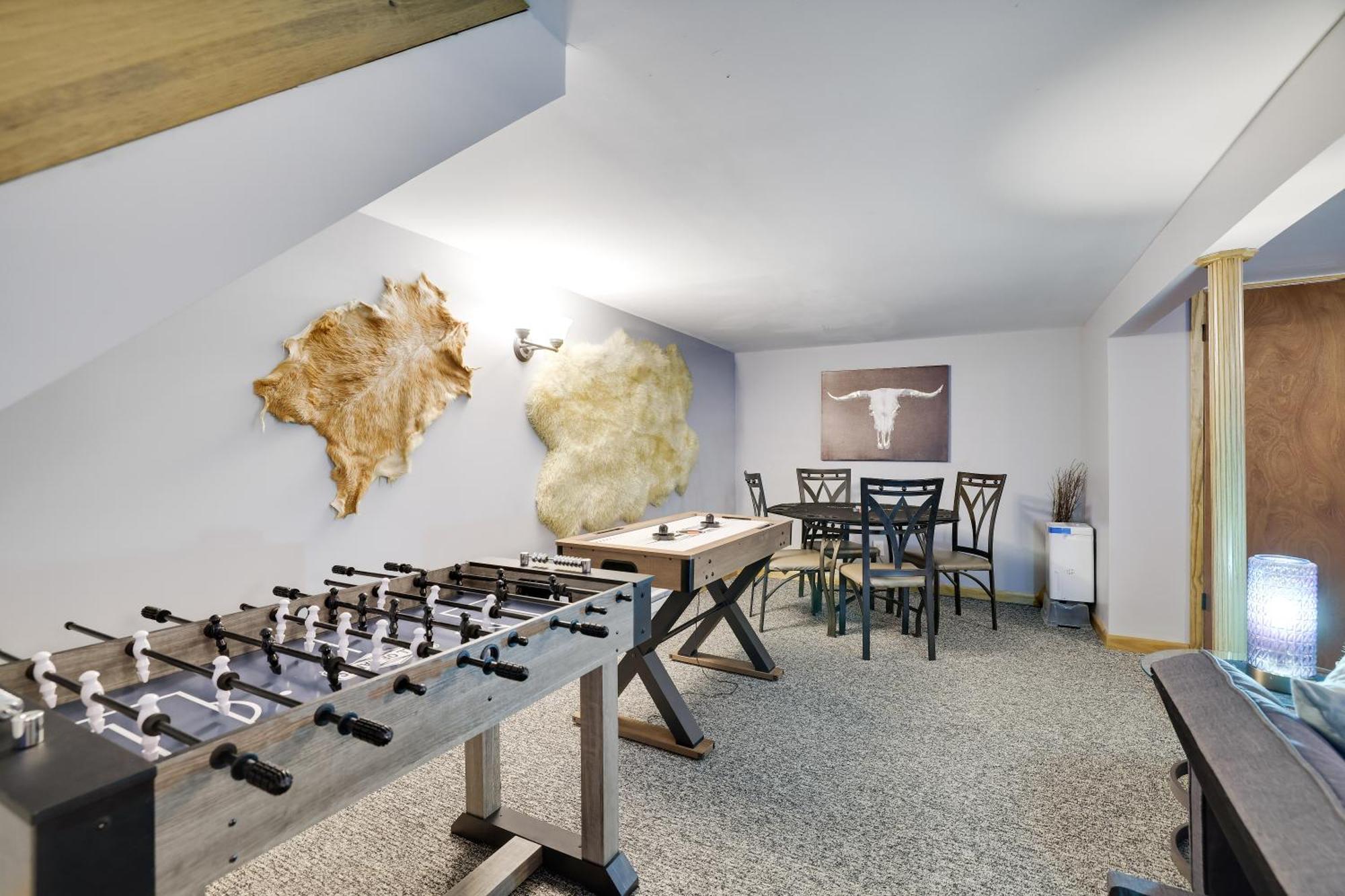 Chic And Stylish Home Hot Tub,4 Bedrooms, Game Movie Room, Firepit, Arcades, Playground On Site 2 Min Walk From Pool And Lake Tobyhanna Dış mekan fotoğraf