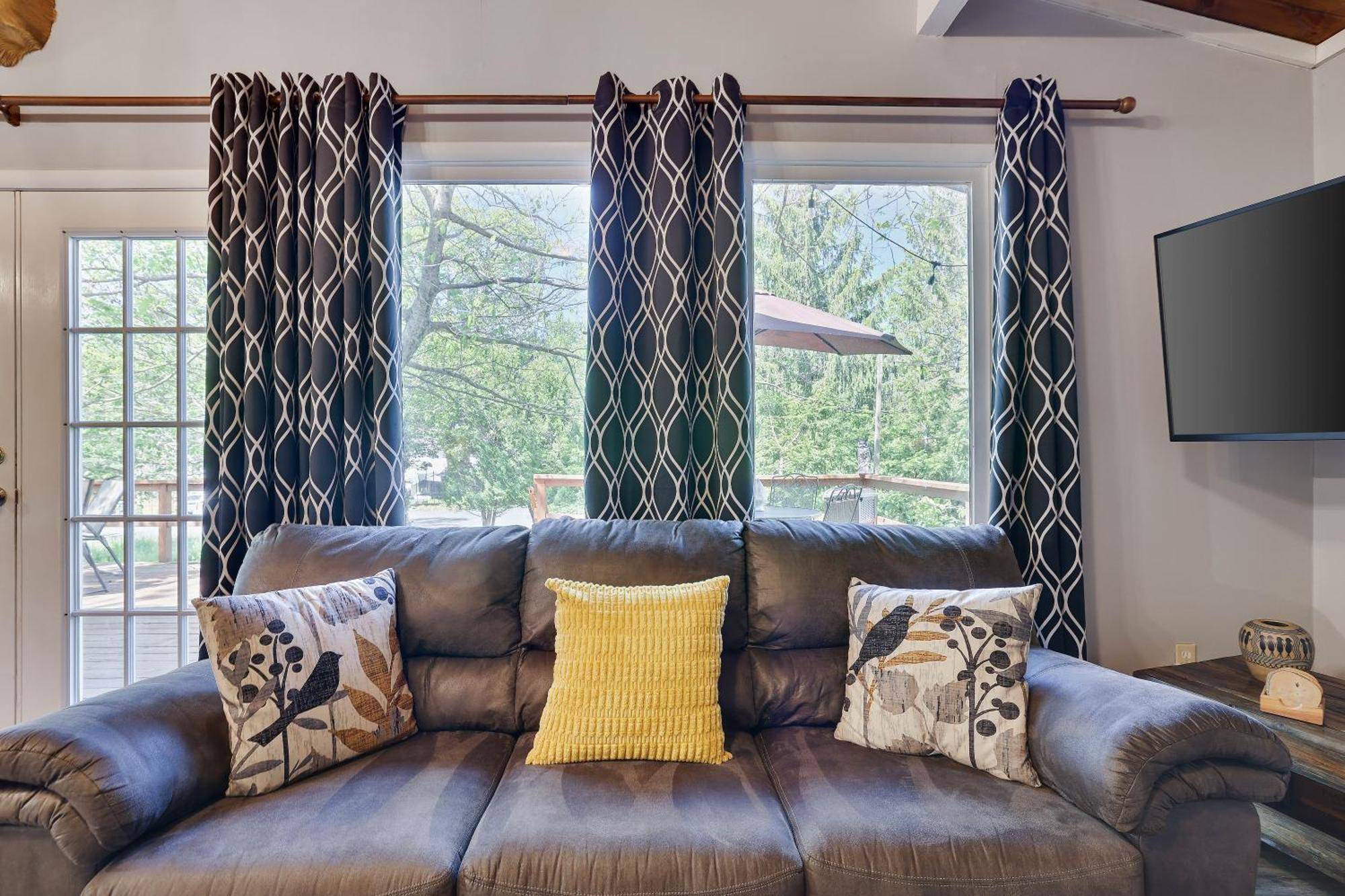 Chic And Stylish Home Hot Tub,4 Bedrooms, Game Movie Room, Firepit, Arcades, Playground On Site 2 Min Walk From Pool And Lake Tobyhanna Dış mekan fotoğraf