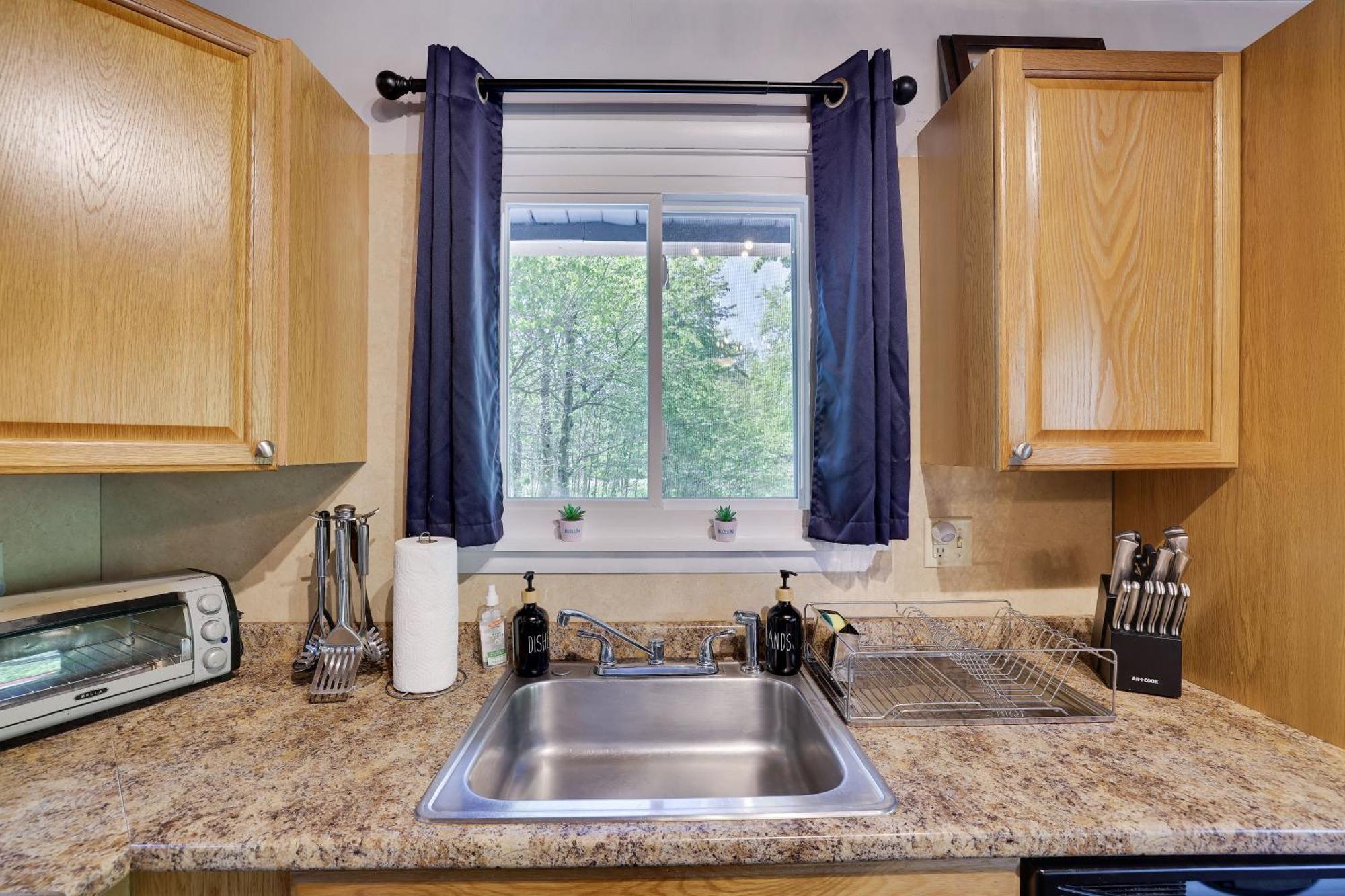 Chic And Stylish Home Hot Tub,4 Bedrooms, Game Movie Room, Firepit, Arcades, Playground On Site 2 Min Walk From Pool And Lake Tobyhanna Dış mekan fotoğraf