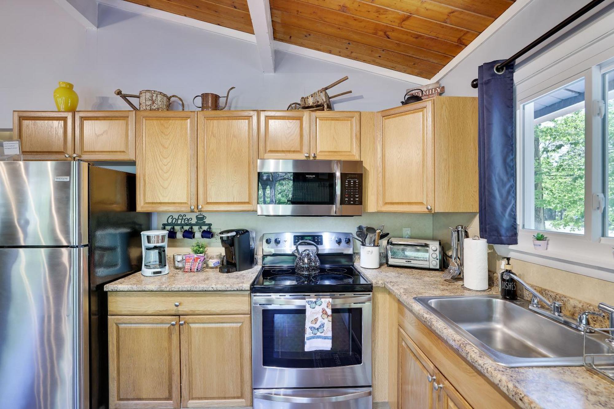 Chic And Stylish Home Hot Tub,4 Bedrooms, Game Movie Room, Firepit, Arcades, Playground On Site 2 Min Walk From Pool And Lake Tobyhanna Dış mekan fotoğraf